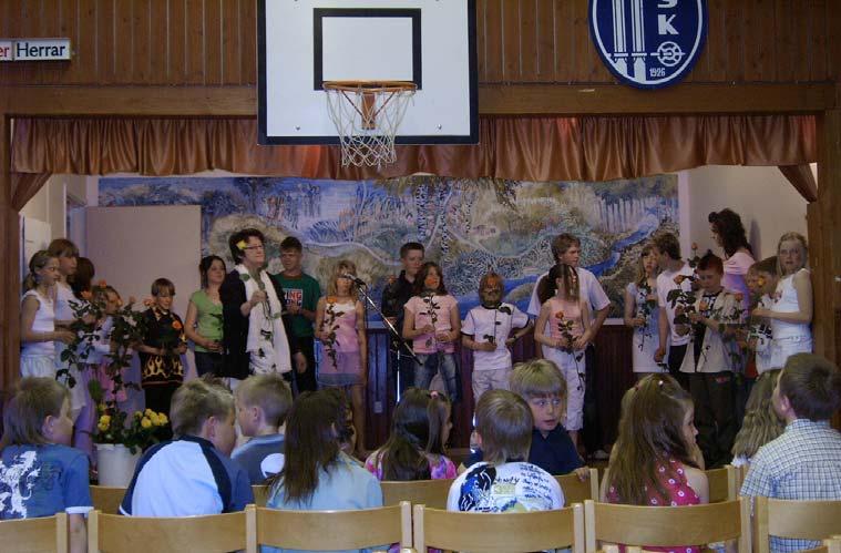 Skolavslutningen 2005 För våran familj var det en naturlig skolavslutning för våran Fredrik gick ut 6:an.