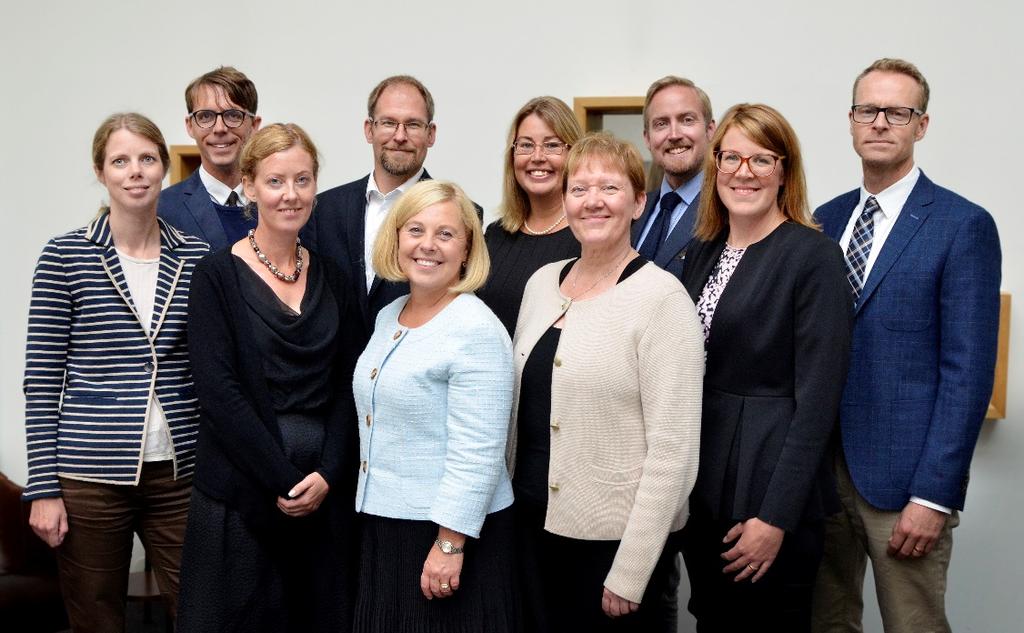 LEDNINGSGRUPPEN Ledningsgruppen Bakre raden från vänster: Tommy Johansson, Tony Rosten, Therése Hindman Persson, Anders Wallinder, Per Wenna.