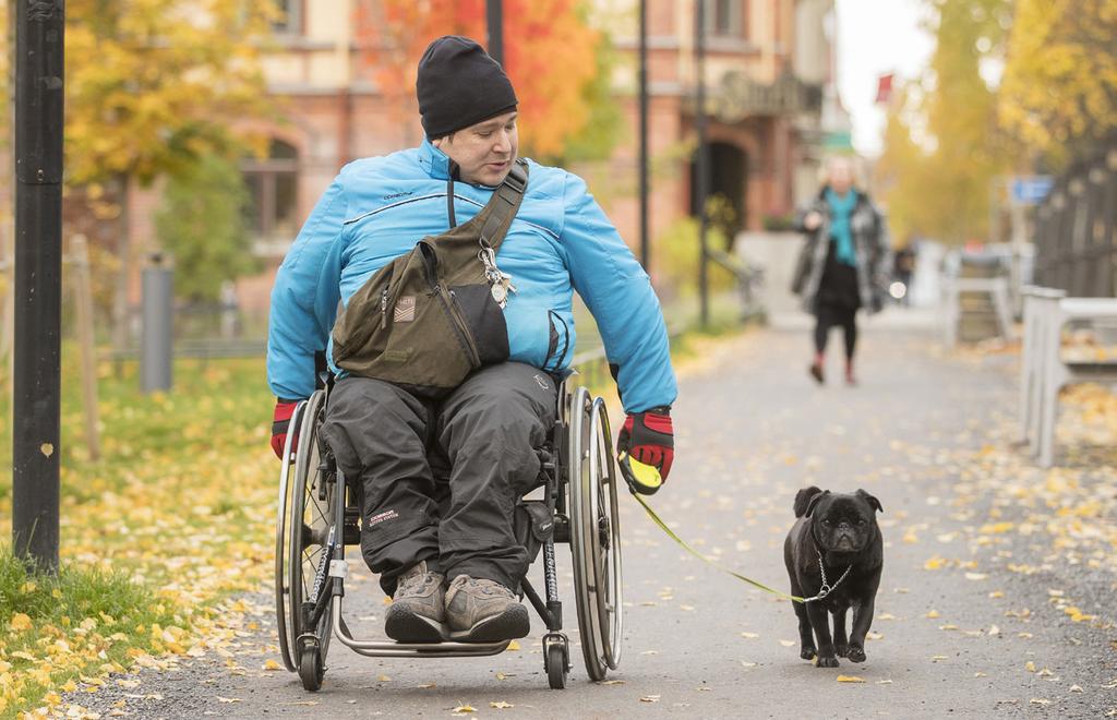 Foto: Fredrik Larsson Äldre och personer med funktionsnedsättning Gång är det färdsätt som alla använder, från cirka ett års ålder och i bästa fall går vi livet ut, med eller utan