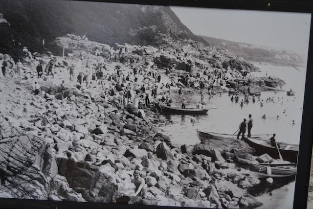 Historik Ransvik betyder korpviken vilket tidigare var en hamn för att inskeppa stenkol till Kullens fyr samt att man använde den som fiskehamn.