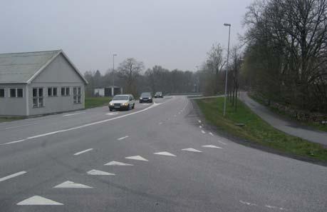 Korsningen mellan väg 940 och väg 942 (Gathes väg) är ut formad med fickor för vänstersvängande trafik.