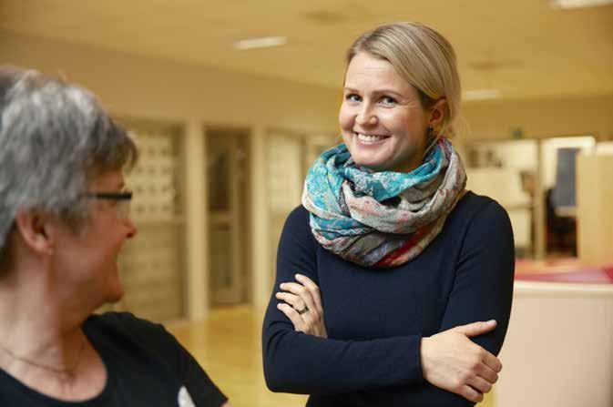 Antalet utbildningstimmar per anställd var cirka 17 timmar år 2017, fördelat på 9 timmar för ledningen och 19 timmar för medarbetarna.