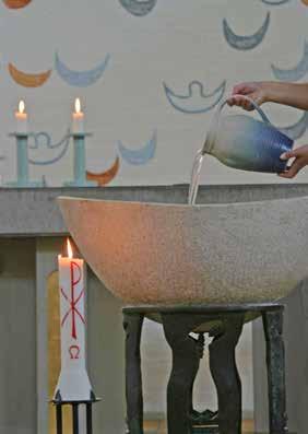 Drop in- dop i S:t Mikaels kyrka Lördagen den 7 oktober Drop in betyder att du inte behöver boka tid i förväg. Du kommer precis som du är och alla barn, unga och vuxna är välkomna att döpas.