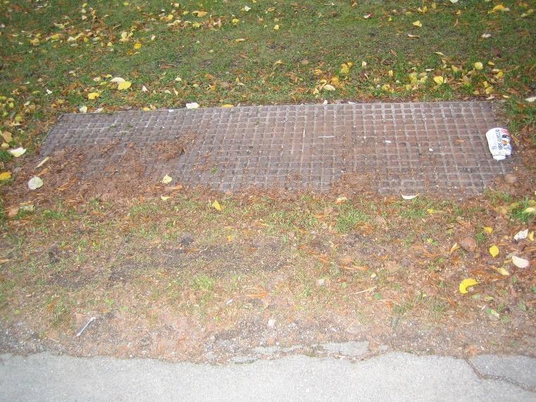 Ledningar och rensbrunn måste flyttas samt någon typ av avluftning. El, data, dagvatten?