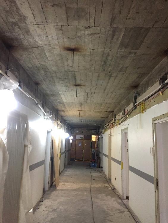 Helt tomt i korridoren på plan 01 efter rivning. - som taget ur en skräckfilm Har nu börjat sätta konsoler på plan 04 i korridor.