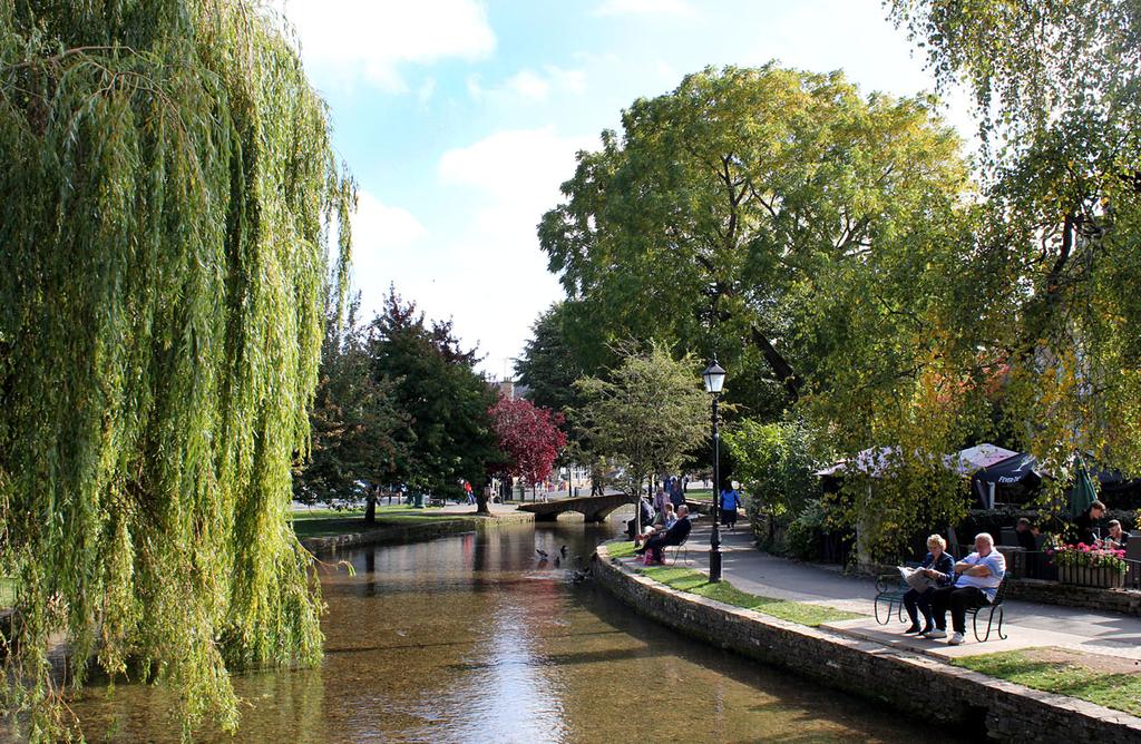 Bourton-on-the-Water är ett trevligt