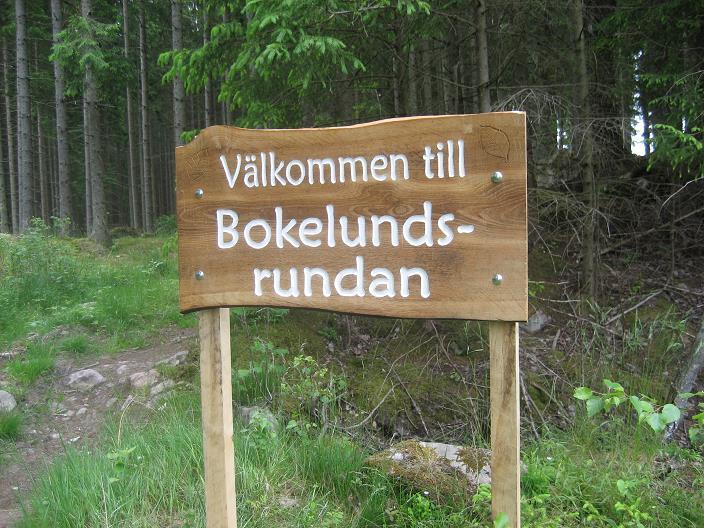 KULTURVANDRING I SKOGSMILJÖ Bokelundsrundan - Traryd En vandring på ca 4 km öster om Traryd i skogsterräng och på skogsvägar.