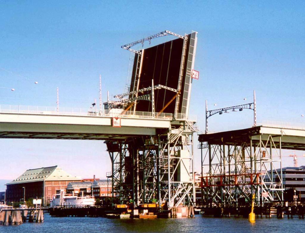 Götaälvbron Göteborgs viktigaste trafiklänk Götaälvbron - öppningar 2002-2007 2500 2000 1500 1000 500 2329 2175 1656 1190