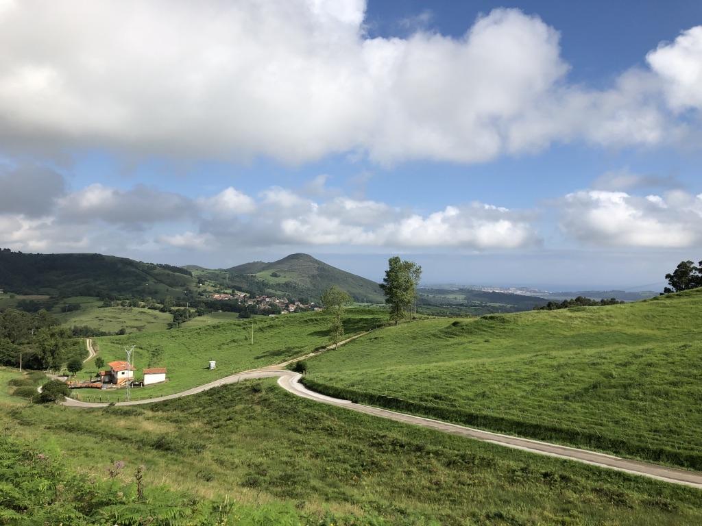 orden hade ingen fast adress. Deras kloster är hela världen.. De var helt beroende av medmänniskors välvilja. Det var nog inte lätt på den tiden heller.