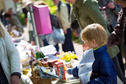 45 GRATTIS LINNÉ UPPVAKTNING OCH INVIGNING AV SOMMARENS UTSTÄLLNING I LINNÉMUSEET Musik, dans och tal. Framför Linnémuseet. 15.30 VISNING AV TRÄDGÅRDEN Start framför museibutiken.