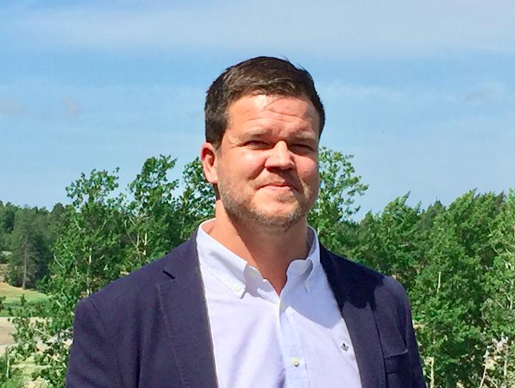 Nyhetsbrev 3)2018, SFK Dagens moderator är Anna Nyström som är vetenskapsjournalist med stort intresse för ledarskap och verksamhetsutveckling.