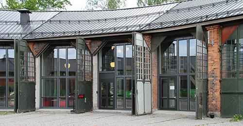 Perrongen Katrineholm Ungkulturhuset Perrongen invigdes 2012 efter många års diskussioner om behovet av en central mötesplats för stadens unga.