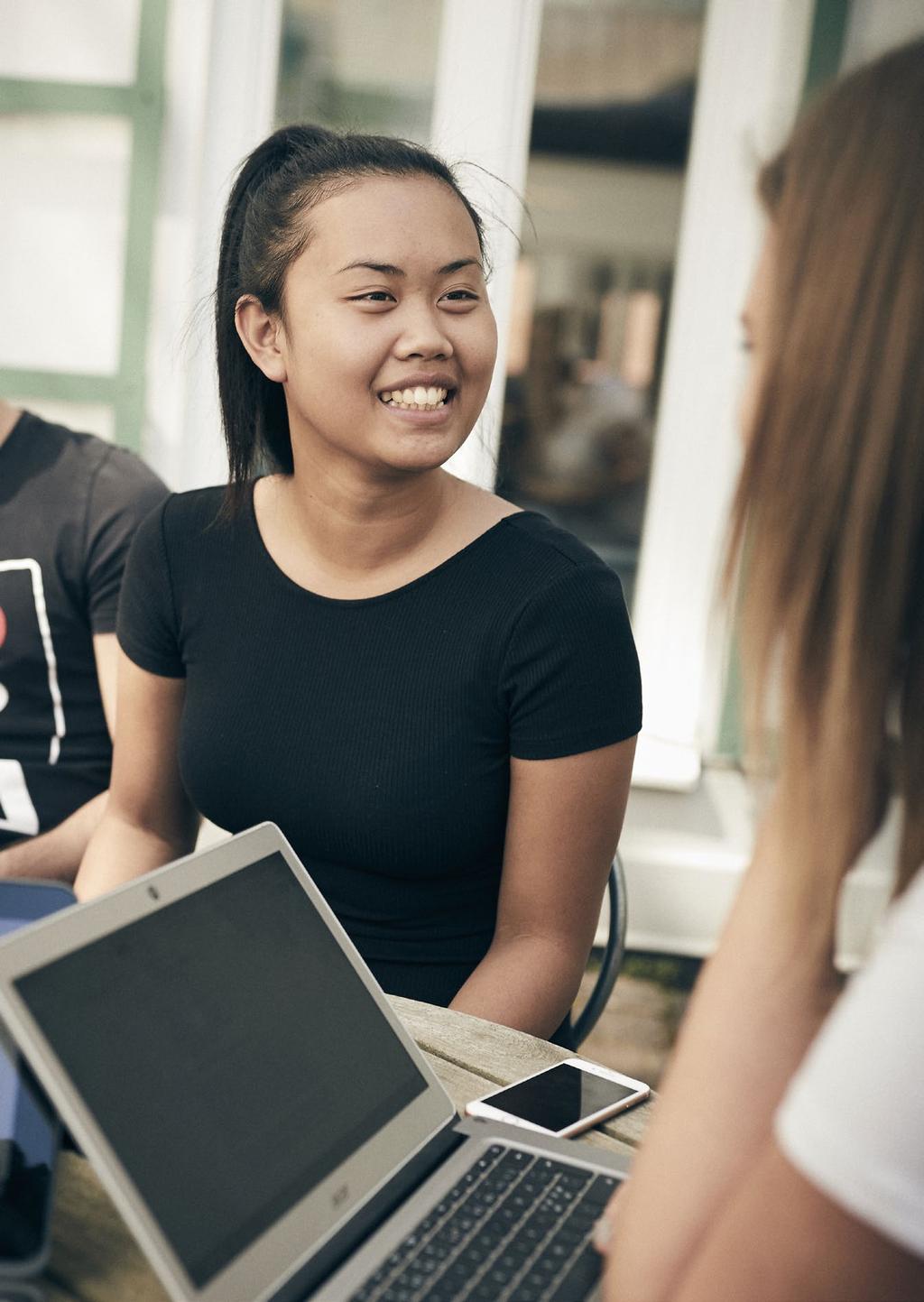 EKEKO Ekonomiprogrammet INRIKTNING - EKONOMI Det breda ekonomiprogrammet förbereder dig för vidare högskolestudier inom till exempel ekonomi, juridik eller andra samhällsvetenskapliga områden.