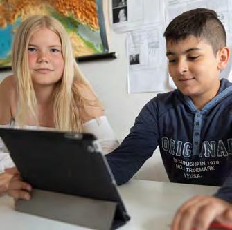 Riket AcadeMedia Riket AcadeMedia Riket ÖVERENSSTÄMMELSE MELLAN NATIONELLA PROV OCH SLUTBETYG I ÅK 9, VT 2017 (%) 40 41 39 31 30 Genomsnittligt meritvärde 245,8 (rikssnitt 228,7) 0 13 14 13 11 1 1 9