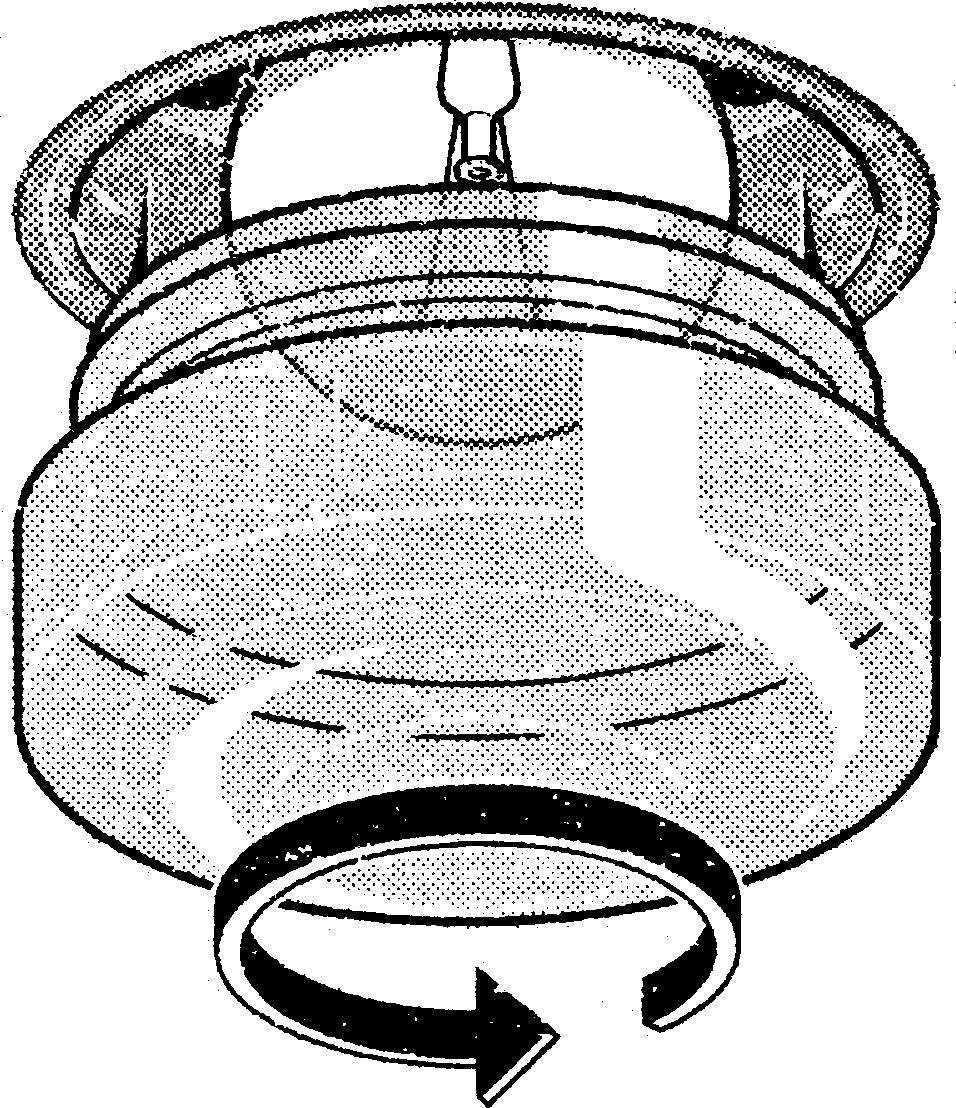 Stäng luckan så långt det går (A), lyft den (B) och vrid den (C) tills den lossnar (D) (fig. 2). (fig. 1) Gör så här för att montera ugnsluckan: 1. För in gångjärnen på sina platser. 2. Öppna ugnsluckan helt.