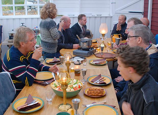 Oktober Bos-Lucks, made by artistic women Indonesisk afton hemma hos Kenneth och Gisela Gyllensting i Ronneby.