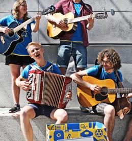 mängd arbetstillfällen för unga ges också i samband Vi stöttar Städa Sverige som är idrottens miljöorgani- med olika event och festivaler runt om i landet.