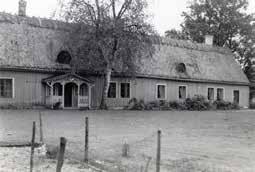 Ottarps kyrkby Namnet Ottarp sägs enligt legenden syfta på kämpen Ottar Belt från 1000-talet. Från honom fick också Bälteberga gård sitt namn.