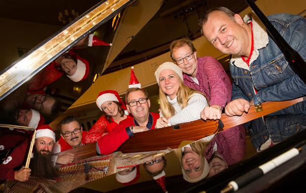 Barnkören medverkar och efteråt serveras glögg i sockenstugan. Torsdagsvännerna 14 december 13.30 Natten går tunga fjät. Sjung med Glädje och Carina Holmesson sjunger in julen.