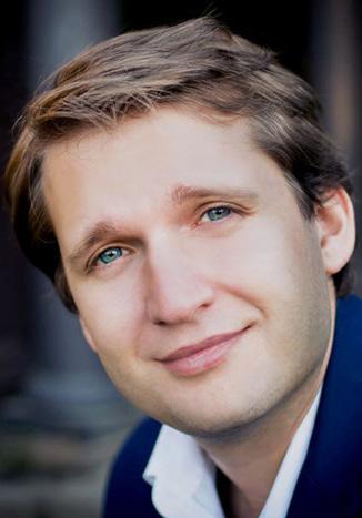 Simon Petersson... - pojken från Fågelmara som blev mannen på Kungliga Operan! Han har sjungit i hela sitt liv och upptäckte tidigt att han hade talang för det.