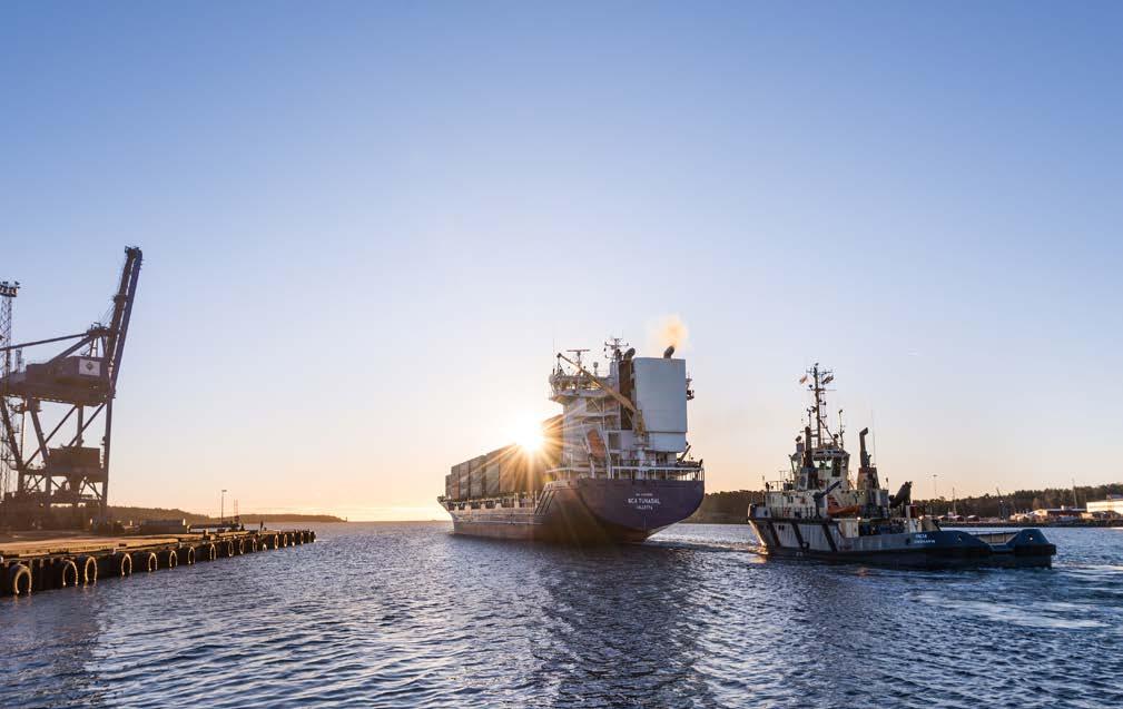 Introduktion Strategi & verksamhet Förvaltningsberättelse Finansiella rapporter Hållbarhetsfakta Övrigt Skogsindustrin är en logistikintensiv näring.