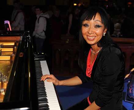Mars 10 Söndag Folkets Hus kl 18.00 YOUNG-CHOON PARK Den sydkoreanska pianisten Young-Choon Park debuterade redan vid 7 år ålder.
