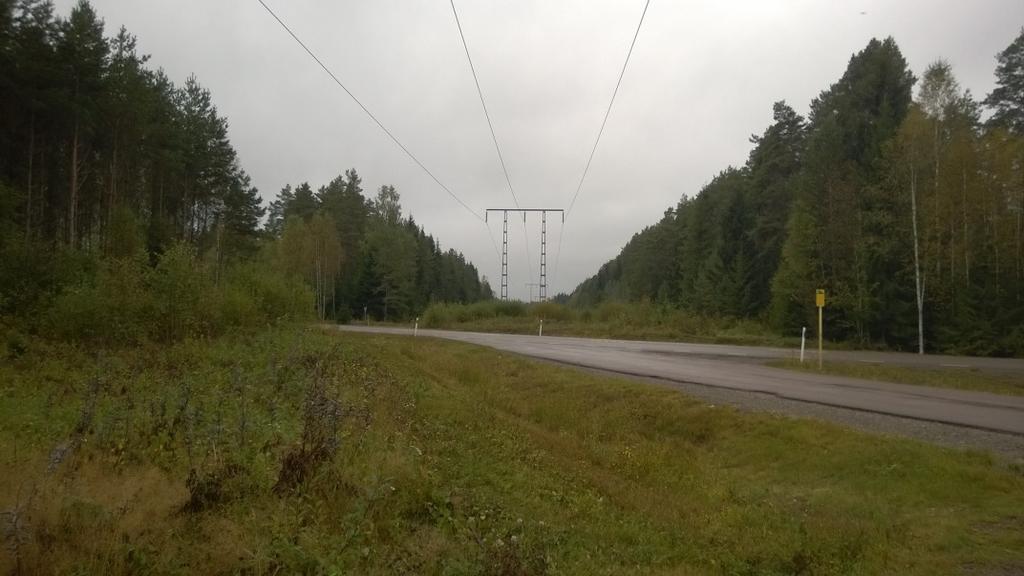 Öster om Ransäter korsas väg 733. Passagen sker med ett luftspann ca 200 meter öster om befintlig ledningssträckning. Väg 812 korsas med ett luftspann vid Olsäter.