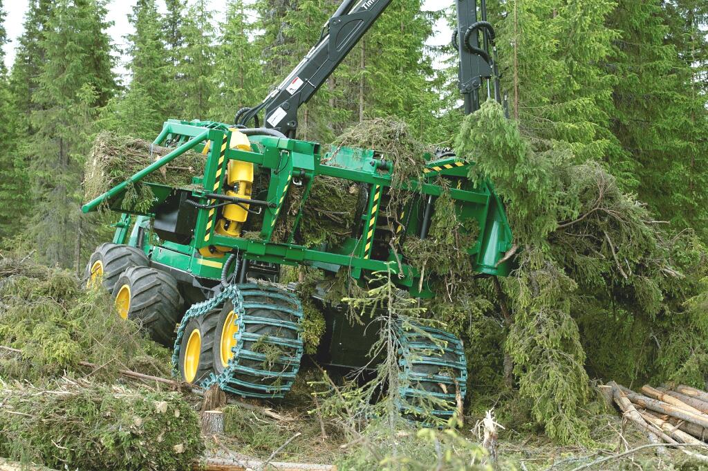 5.2 Skogsbränsle med vissna barr Barren utgör ca 25 % av färska avverkningsresters torrmassa, vilket betyder att om barren medvetet lämnas på hygget, lämnas även en stor del av den potentiella