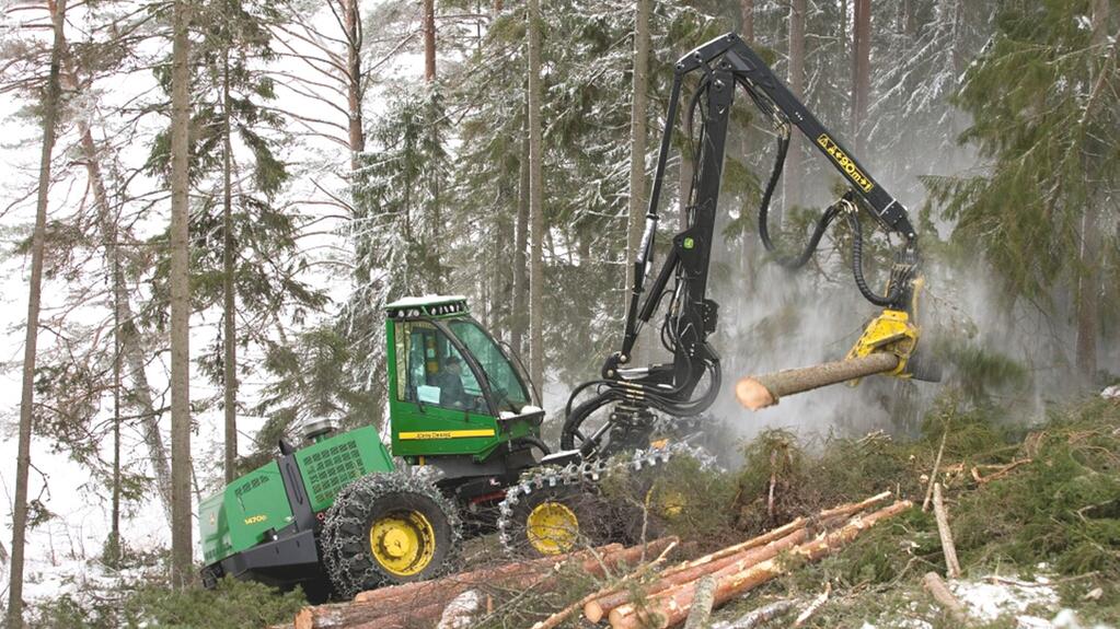 5.3 Skogsbränsle med färska barr En anläggning som kan ta emot färska avverkningsrester skulle i stor utsträckning komma ifrån problematiken som uppstår vid lagring av skogsbränsle.