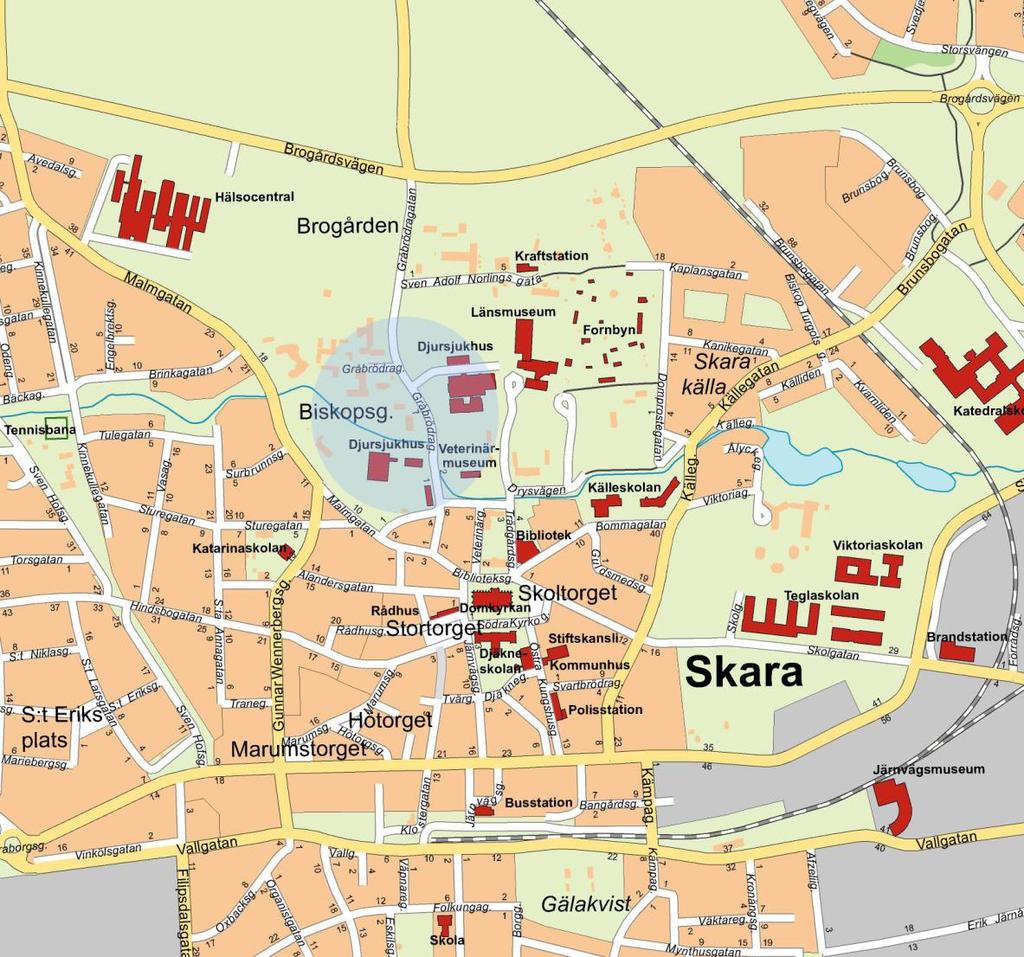 Figur 1. Karta över Skara tätort. Blå markering är campusområdet. Lantmäteriverket Gävle 2008. Medgivande I 2008/1672. Campusområdet delas av ån Drysan som rinner genom hela Skaras tätort.