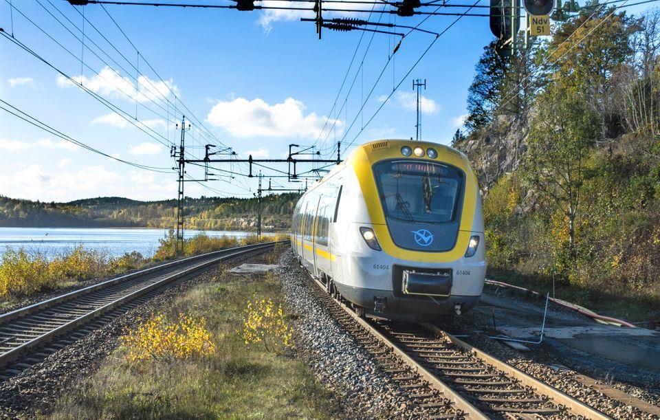 RAPPORT Den svenska flottan av järnvägsfordon kommer att fortsätta att öka, drivet inte minst av ett ökat kollektivtrafikutbud och ett ökat arbets- och studiependlande i storstadsregionerna.