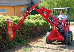 vertikal Max sidoräckvidd horisontal 150 cm hydraulisk 120 (+15 upp; -105 ner) 407 cm 412 cm manuell, 58 cm 130 cm,