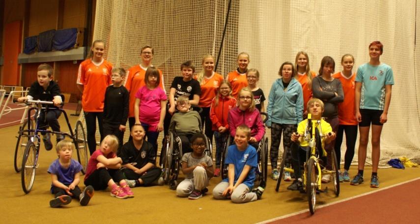 33 IF - Parasport, friidrott. Umeå har en fantastisk friidrottshall som erbjuder träningsvariation i det oändliga. Hallen utnyttjas också av många olika grupper men var finns Parasporten?