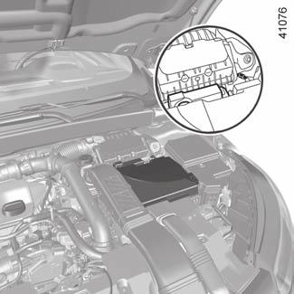 Batteri: starthjälp (2/2) Start med hjälpstartbatteri Om du för att kunna starta behöver använda batteriet från en annan bil, skaffa elektriska kablar som är anpassade (mycket viktigt) hos din