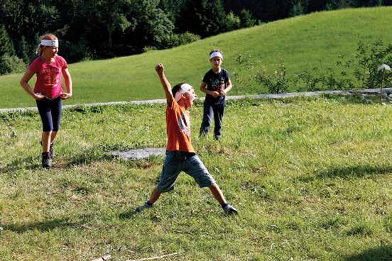 čiračarabum 13 SAJ VOLČIČ NI KOT VSAK FANTIČ, ZATO prebere članek zanj si, pa kako se razveseli. V džungli je peklensko vroče, vendar je to tudi čas, ko lahko veliko lepega doživiš in storiš.