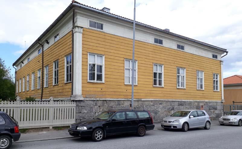 Sivu 4 / 17 UTREDNINGAR En sammanställning av de äldre byggnadernas historik från Nordmans skola och från södra delen av Herrholmsgatan har gjorts av Jakobstads museum.