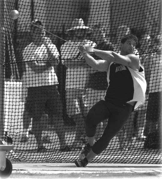 Colton HODGE Throws 6-2 Senior Spartanburg, S.C./Clemson Returning All-Americans throws of 165-10 in the discus and 202-4 in the hammer. High School: All-American at Spartanburg in the weight throw.