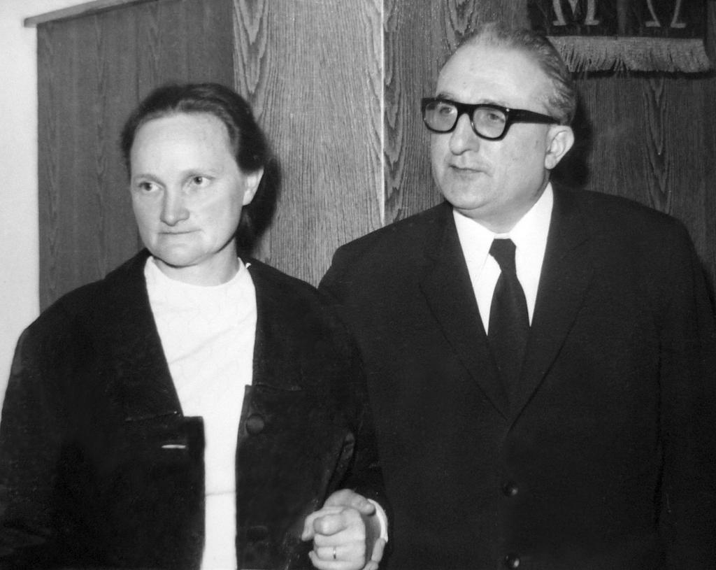 Szappanos Márta és dr. Boross Géza 2 Törökőr Folytatás az 1. oldalról (Ki volt ő?) Hogy milyen is a szószék bátorsága, igazságossága. Hogy a nagylelkűség erkölcse: jót és jól cselekedni és örvendezni.