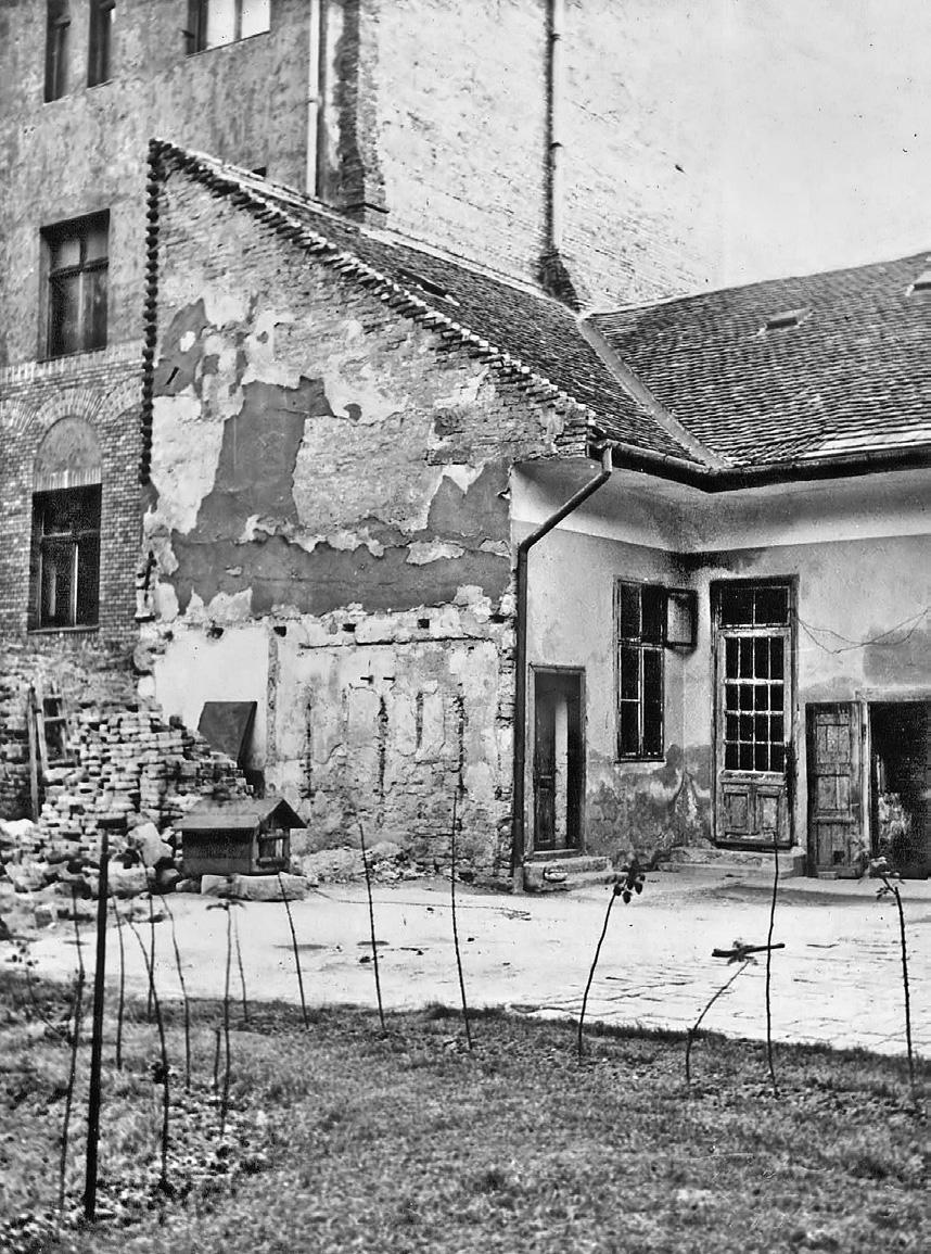 Folytatás a 7. oldalról (Az önálló gyülekezet megalakulása I.) 1951. I. 7-én délelőtt Fehér Lajos és Derzsy Gergely annak Pozsonyi úti rádiós prédikációja után találkoznak Bereczky Albert püspökkel.