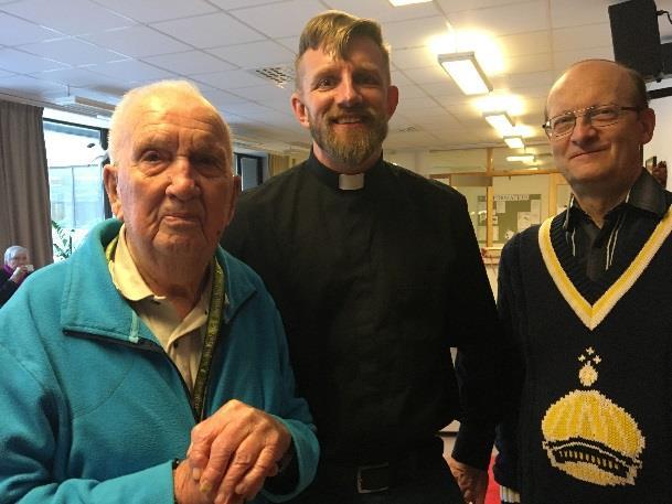 n torsdag var det dags för andakt med kyrkkaffe som uppskattas av många, speciellt fika och pratstunden med vår präst Johan Lundby och musiker Staffan Ulberstad.