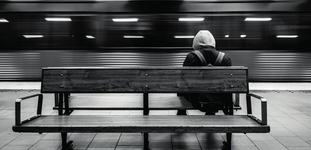 Hon nämner social jämförelse, lägre tillit, våld och kriminalitet som tänkbara orsaker till att ojämlikhet som fenomen kan leda till ohälsa.