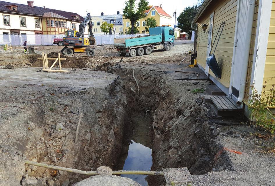 Schakt 2 Schakt 2 som grävdes för VA, besöktes vid projektets start då enbart bärlager och orörd sand kunde identifieras.