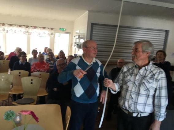 Invigning av nya taket och fågelholksprojektet Den 24 mars deltog drygt 35 personer på invigningen av vårt nya akustiktak.