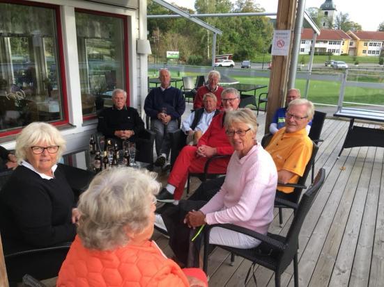 Det var 9 hål singel poängbogey som spelades och på första plats kom Charlotte Palmefors med 23 poäng, stort Grattis! Leif Johansson kom närmast hål på 8:an (204 cm från hål).