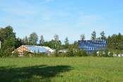 Det är ett bostadsområde där stomme, isolering, fönster och dörrar består enbart av trä. Grundläggning bestod av betongplatta på mark.