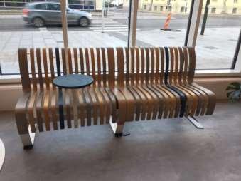 40 Green furniture bänk tillverkade av återvunnet trä. Pia Larsson Brelid på Rise är expert på modifierat trä för utomhusbruk.