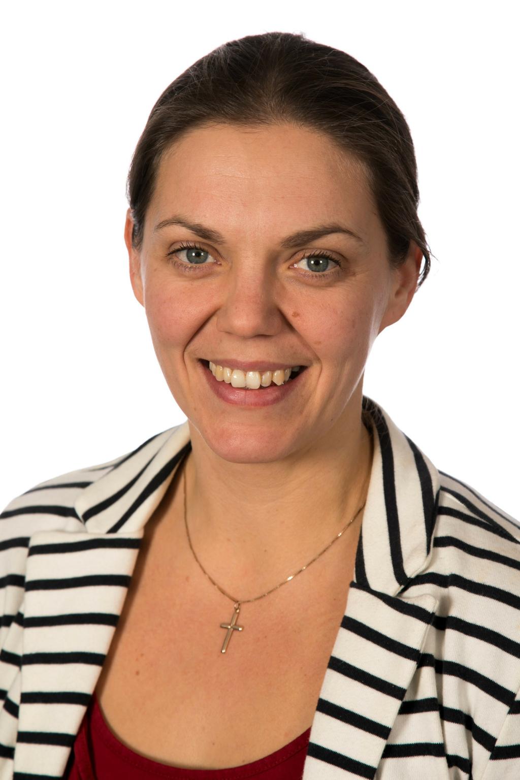 Präst som gillar att gå barfota Sara Grönqvist tillträdde som sakkunnig inom själavård på Kyrkans central för det svenska arbetet 1.1.2019.