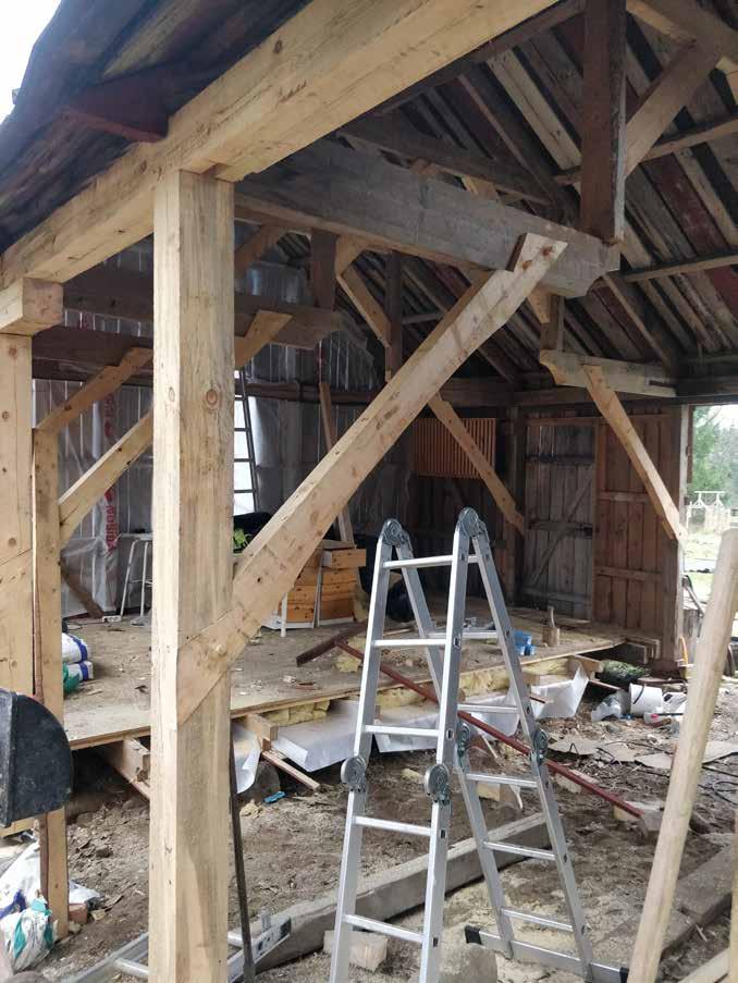 craftlab.gu.se samt på www.byggnadsvardsforetagen.se, men du kan redan nu anmäla dig till kurserna genom att mejla till Henrik Larsson på Hantverkslaboratoriet; henrik.larsson@conservation. gu.se. Ange namn, faktureringsadress och organisationsnummer eller personnummer (behövs för faktureringen).