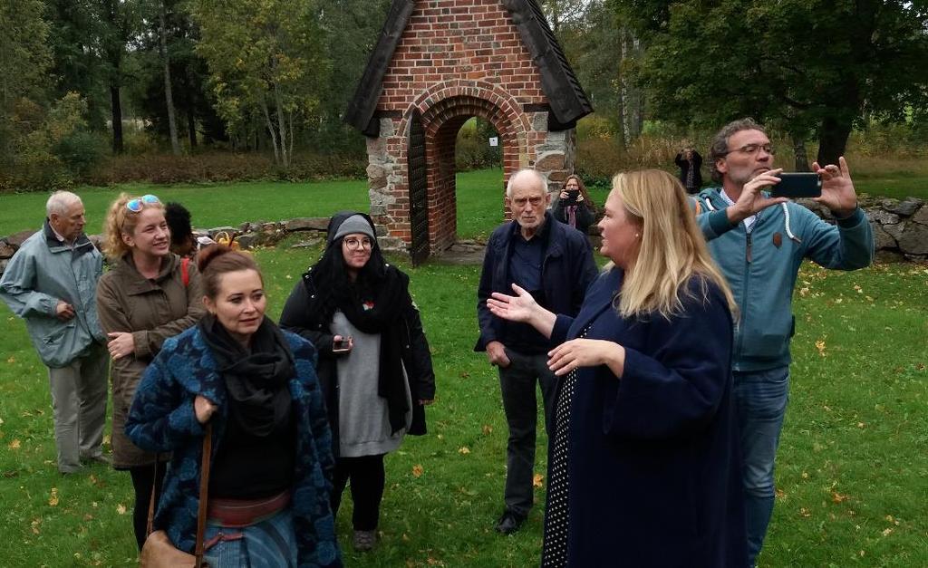 Read It ordnade under september månad ett transnationellt seminarium i Sverige. Vid ett studiebesök vid Skogs kyrkoruin, Stråtjära, berättar Inga Kölvik om historien kring ruinen.