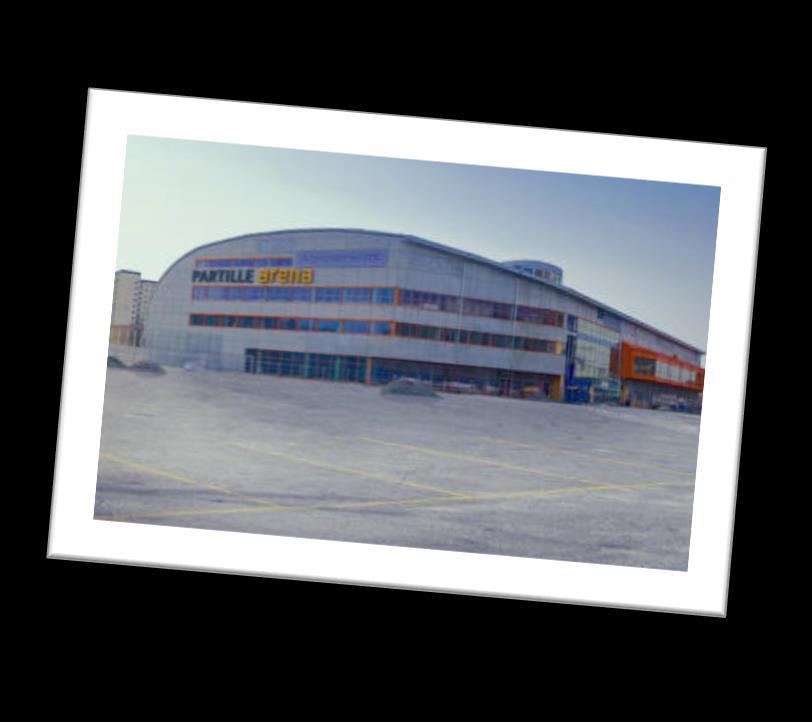 I Gamlestaden i Göteborg. Vad är ditt yrke? Produktionskoordinator i Partille arena, har även snickeri och läderverkstad och spelar trummor.